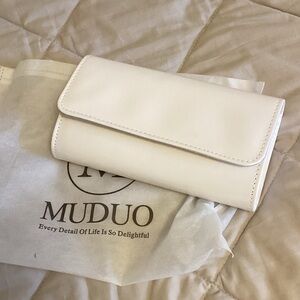 Elegant White Women's Clutch Wallet